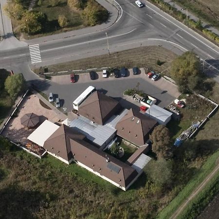 Penzion Almada Zvolen Esterno foto
