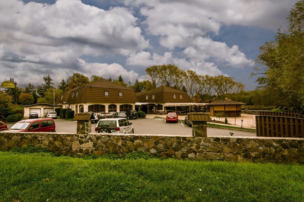 Penzion Almada Zvolen Esterno foto