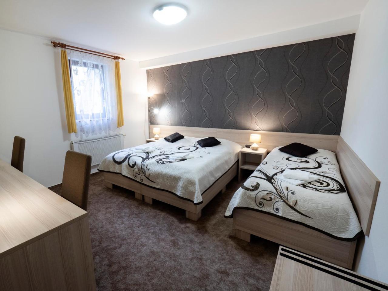 Penzion Almada Zvolen Esterno foto