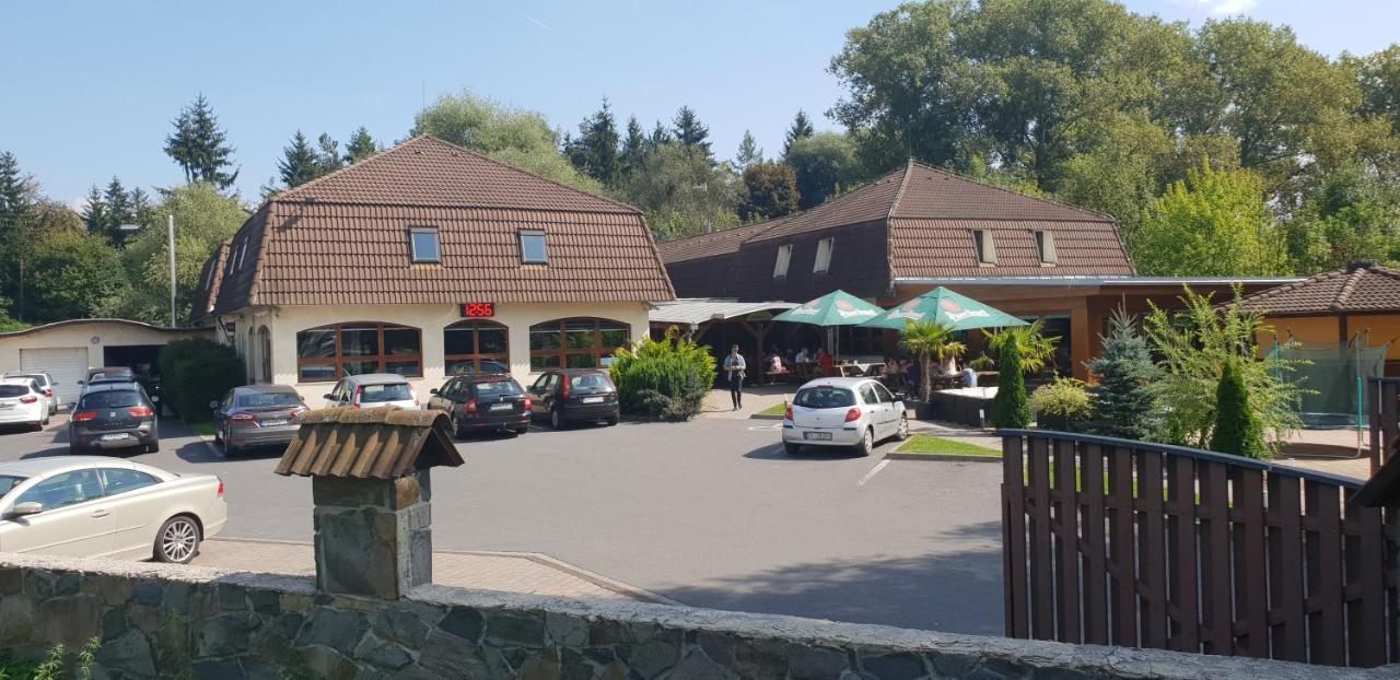 Penzion Almada Zvolen Esterno foto